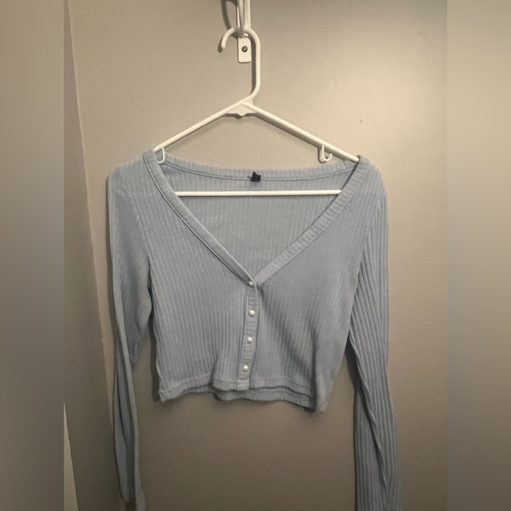 Long sleeve cropped button up shirt